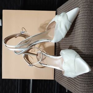 Badgley Mischka Jewel Federica Ivory Satin Evening Knot Pumps